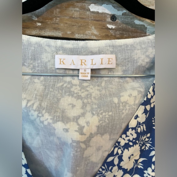 Karlie Blue & White Floral Wrap Dress size small Puff sleeves - Picture 2 of 10
